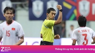 Referee takes away Vietnam team's goal in the highlight match of round 24