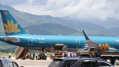 Linh cữu nguyên Chủ tịch nước Trần Đức Lương về đến sân bay Chu Lai