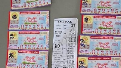 ซื้อลอตเตอรี่ 11 ใบ แจกให้เพื่อน 5 ใบ ลุ้นรางวัลใหญ่ทุกใบ