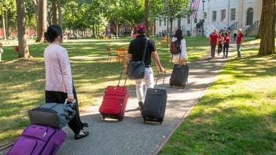 Du học sinh Việt nên làm gì trước cuộc chiến của chính quyền Mỹ và Harvard?