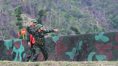 クアンニン省軍司令部第244連隊：新兵が手榴弾の長距離投擲と標的への命中を訓練する様子