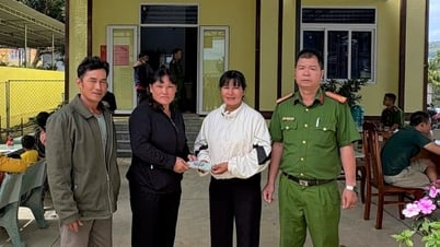 Bao Lam: Mujer devuelve más de 14 millones de VND encontrados