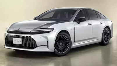 Крупный план специального предложения в честь 70-летия Toyota Crown стоимостью 1,4 млрд донгов