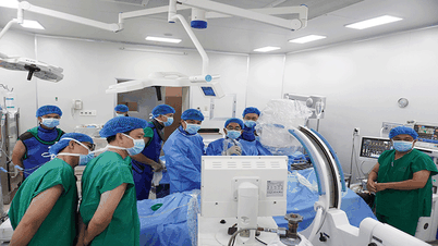 Das Militärkrankenhaus 120 hat erfolgreich die Technik der perkutanen Nephrolithotomie angewendet.