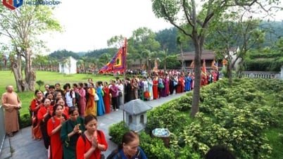 Yên Tử đón lượng khách kỷ lục đến chiêm bái xá lợi Phật