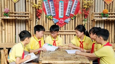 Thế hệ măng non Hồ Chí Minh