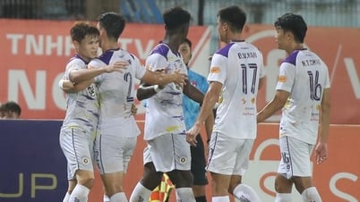 라이브 하노이 경찰 대 하노이 FC 0-1(H1 종료): Nguyen Filip을 상대로 Tuan Hai 득점