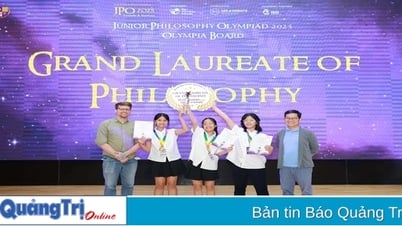 3 female students from Quang Tri won first prize in the 2025 English philosophy competition