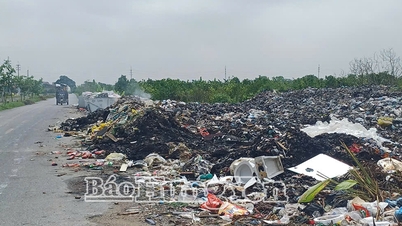 Chùm ảnh: Quá tải bãi chứa rác thải ở xã Ngọc Long