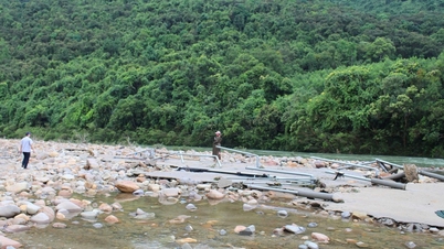 Mưa lũ bất ngờ cuốn trôi hàng loạt lán trại du lịch tại thượng nguồn sông Ô Lâu