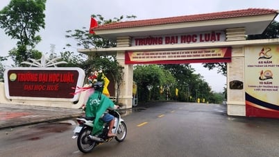 សាកលវិទ្យាល័យច្បាប់ Hue ចុះឈ្មោះនិស្សិតចំនួន ១.៤០០ នាក់ ផ្តល់រង្វាន់ ៣០ លានដុង សម្រាប់អ្នកសិក្សា