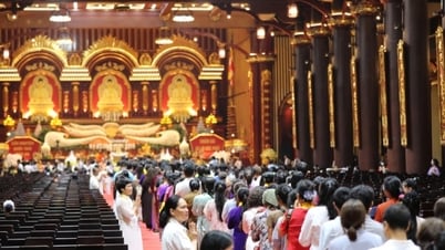 Yen Tu dio la bienvenida a más de 800.000 personas para adorar las reliquias de Buda después de dos días de eventos.