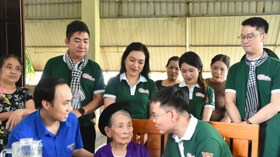 Tuổi trẻ TPHCM tham gia hành trình về nguồn “Từ Bến Nhà Rồng về làng Sen quê Bác”