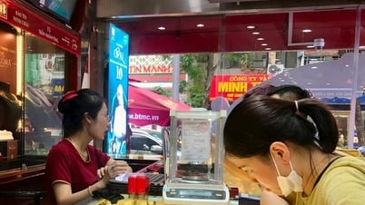 ราคาทองคำในประเทศสูงกว่าราคาตลาดโลกประมาณ 13.7 ล้านดอง/แท่ง