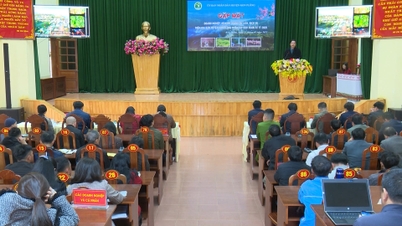 Kon Plong meets with businesses and households providing tourism and services