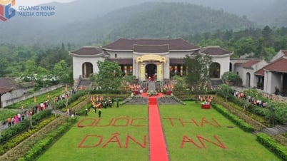 Listos para la ceremonia de ofrenda de faroles de flores - Orando por la paz nacional y la paz del pueblo