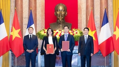 VNVC và Sanofi trao văn kiện hợp tác chuyển giao công nghệ sản xuất vaccine