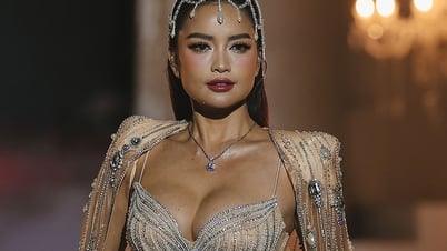 Hoa hậu Ngọc Châu gợi cảm, Hoàng Thuỳ kiêu sa khi diện váy xuyên thấu
