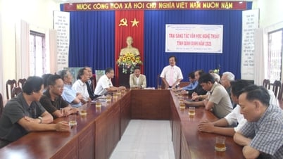 การปิดค่ายสร้างสรรค์วรรณกรรมและศิลปะบิ่ญดิ่ญในดาลัต