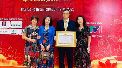 Poema épico "El camino del tío Ho a Viet Bac"