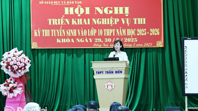 300명이 넘는 동나이성 공무원과 교사가 10학년 입학시험을 위한 시험 절차를 구축하기 위해 컨퍼런스에 참석했습니다.