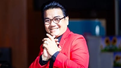 功労芸術家レ・トゥ氏が障害者歌唱コンテスト出場者に私費を寄付