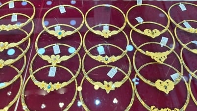 Giá vàng tuột xa mốc 119 triệu đồng/lượng