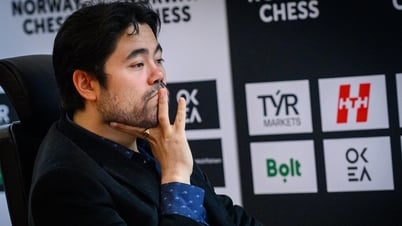 Hikaru Nakamura beats Magnus Carlsen after Armageddon game at Norwegian Super Series