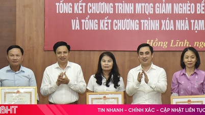 La ville de Hong Linh récompense 42 collectifs et individus exceptionnels dans le mouvement pour les pauvres et l'élimination du logement temporaire