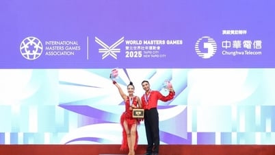 Una excelente pareja de atletas vietnamitas gana el Campeonato Mundial de Baile Deportivo