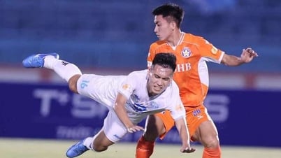 Đội đầu tiên xuống hạng sắp lộ diện, V-League nóng không tưởng