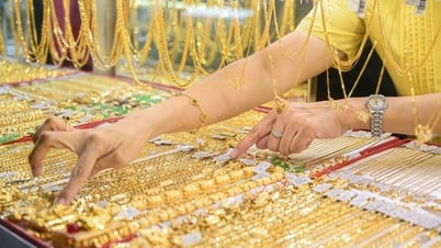 Precio del oro esta tarde, 28 de mayo de 2025: Los precios del oro nacionales y mundiales aumentaron nuevamente debido al alto volumen de compra, los expertos optimistas predicen que podría alcanzar los 3.400 USD.