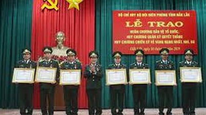 Đối tượng xét tặng Huy chương Chiến sĩ vẻ vang