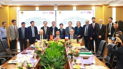 Le ministère de la Construction et un partenaire français signent un accord de coopération dans le secteur ferroviaire