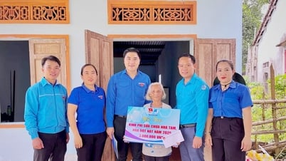 Tỉnh đoàn Quảng Nam trao kinh phí hỗ trợ xóa nhà tạm cho 8 hộ dân Bắc Trà My