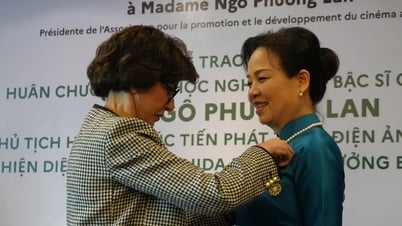 Ngo Phuong Lan 여사에게 수여된 프랑스 메달: 여성의 특별한 여정을 기리는 훈장
