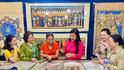 La delegación de Asuntos Exteriores del pueblo de Hanoi visita pueblos artesanales tradicionales de Egipto