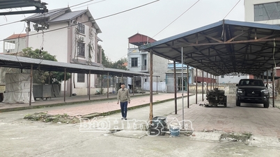 Chợ dân sinh bỏ hoang 16 năm