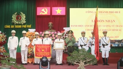 Phòng Cảnh sát hình sự Công an TP. Huế nhận danh hiệu “Anh hùng lực lượng vũ trang nhân dân”