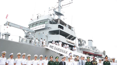 Tàu hải quân Ấn Độ INS Darshak thăm hữu nghị Tp.HCM