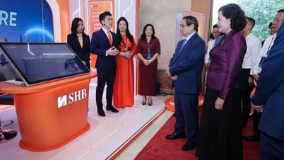 Die integrierte Zahlungslösung von SHB wurde Premierminister Pham Minh Chinh vorgestellt