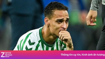 Antony bật khóc trong ngày Betis tan mộng vô địch
