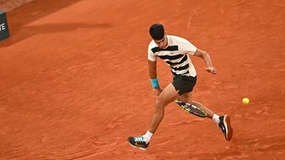 Carlos Alcaraz se qualifie pour le troisième tour de Roland Garros