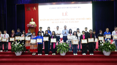 Huyện Bát Xát, Bắc Hà tuyên dương, khen thưởng học sinh tiêu biểu và phát động Tháng hành động vì trẻ em năm 2025