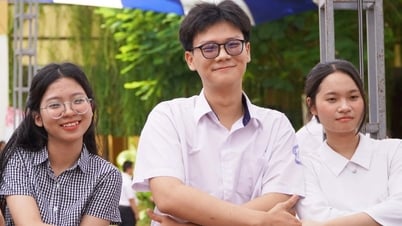 2025년 동나이성 10학년 영어 시험 문제와 답변