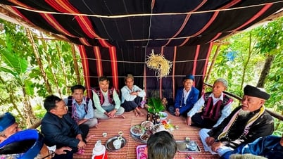 Sur le point de voir la cérémonie de mariage de Co Tu