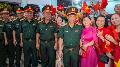 Lưu luyến phút chia tay nhân dân miền Nam