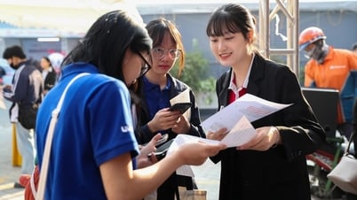 ハノイ国立大学の何千人もの学生が今年からAIとデジタル技術を学ぶことになる