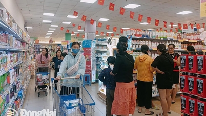 The number of shoppers at many Dong Nai supermarkets increased during the holidays.