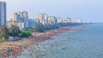 Shocked by the "huge" number of tourists flocking to Thanh Hoa on the occasion of April 30 and May 1